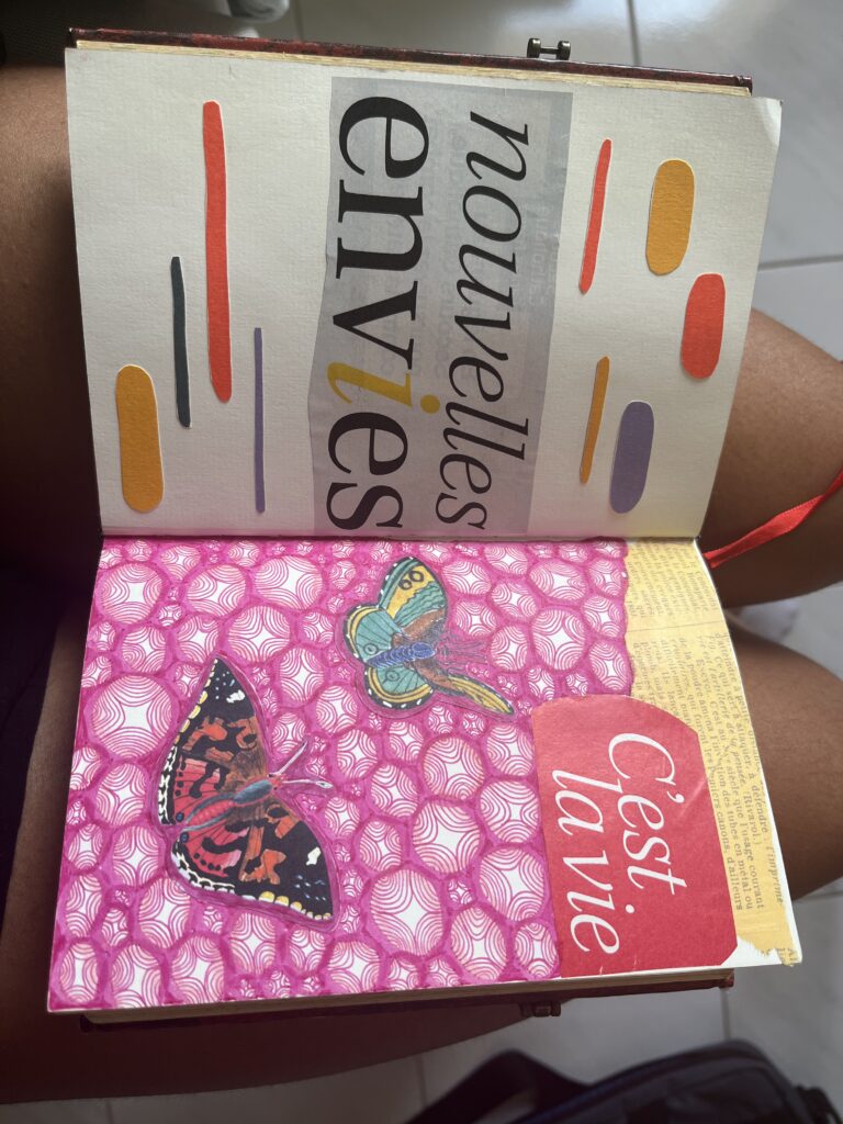 artjournal et techniques mixtes : collages et fragments zentangle couleur rose associé sur une feuille