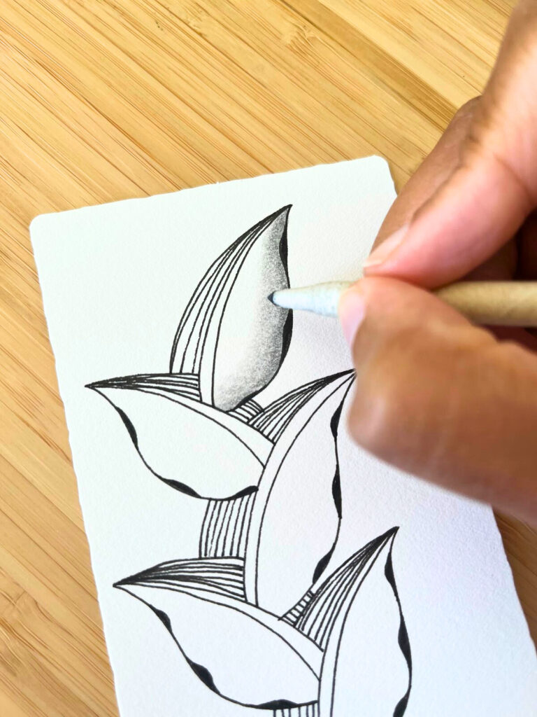 Illustration du travail d’estompage au tortillon sur un motif Zentangle, tirée du blog créatif Jijihook.