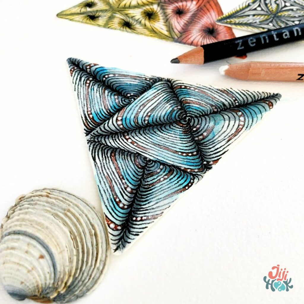Motif Tripoli Zentangle avec fragments dans les espaces triangulaires